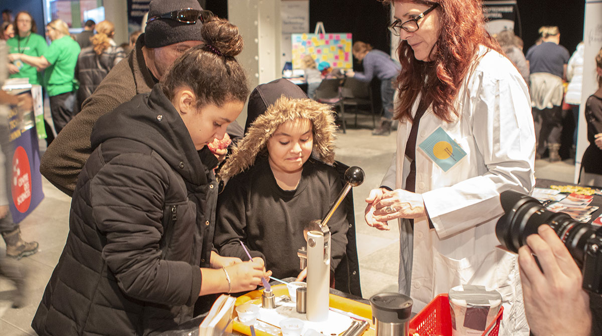 femmes et filles de science au Cente des sciences